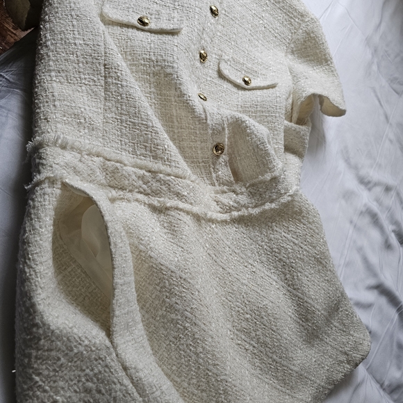 Zara Cream Textured Garment with Gold Accent - Picture 8 of 10